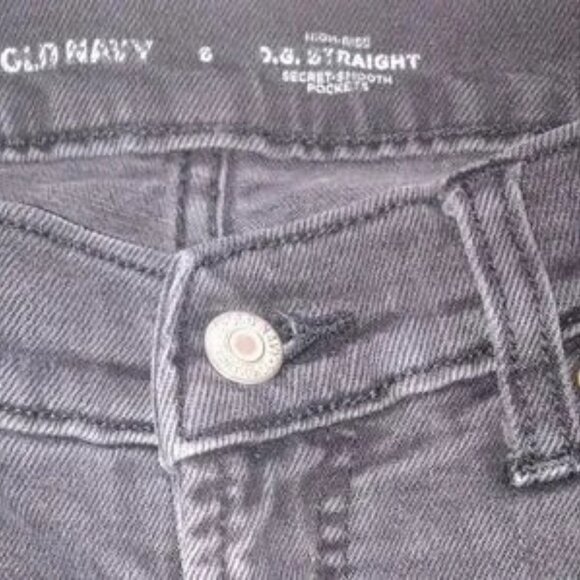 Ladies' vintage raw hem, size 6, straight high waisted jeans with a smooth fit - Picture 3 of 7